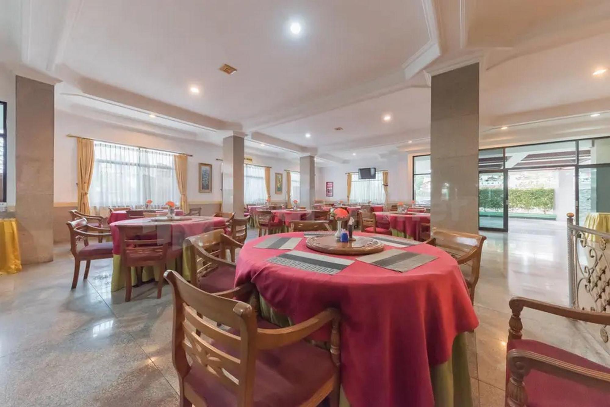 Hotel Ayong Linggarjati Kuningan Mitra Reddoorz Dış mekan fotoğraf