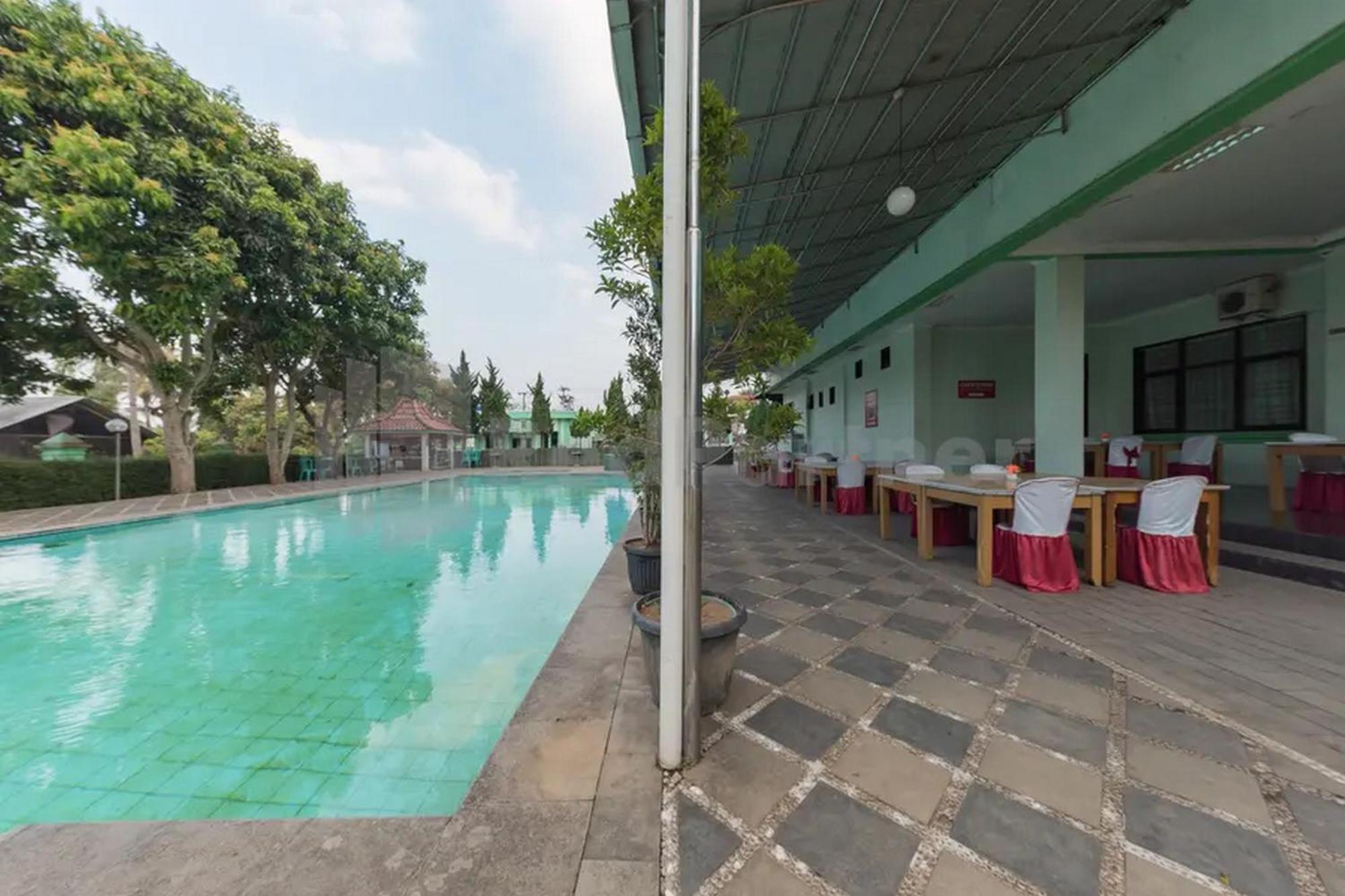 Hotel Ayong Linggarjati Kuningan Mitra Reddoorz Dış mekan fotoğraf