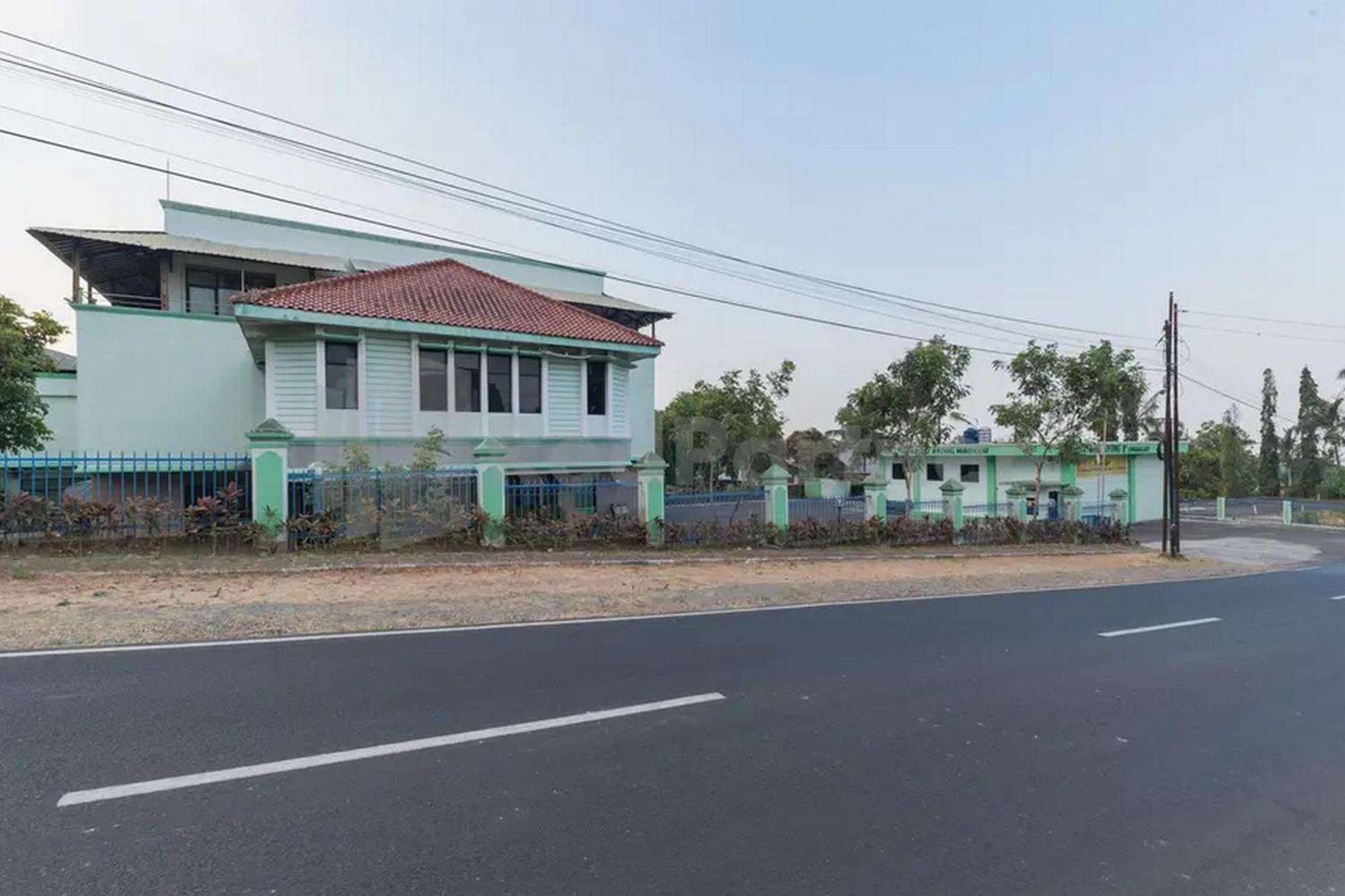 Hotel Ayong Linggarjati Kuningan Mitra Reddoorz Dış mekan fotoğraf