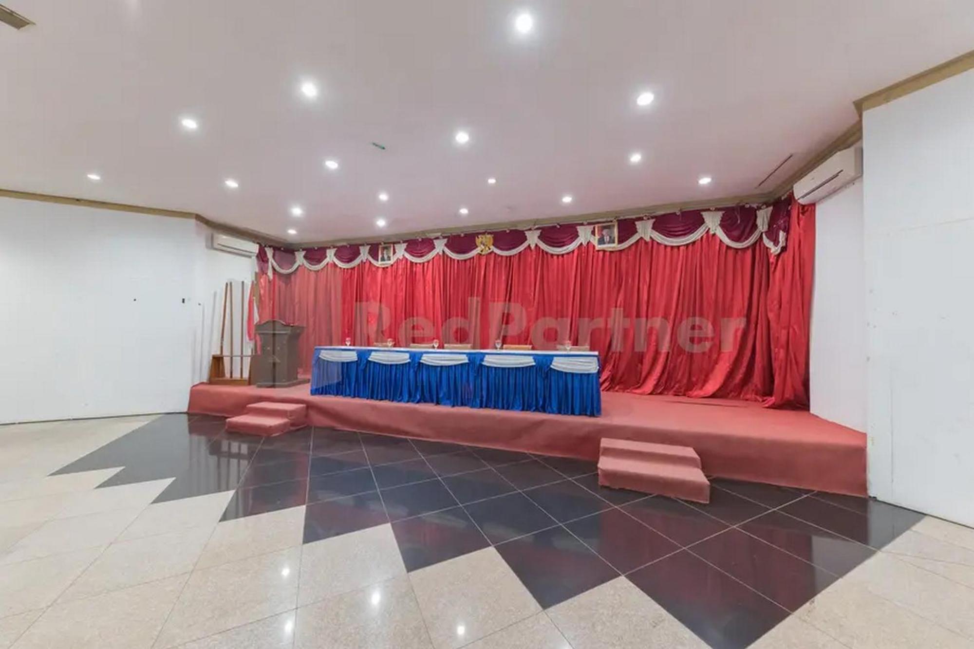 Hotel Ayong Linggarjati Kuningan Mitra Reddoorz Dış mekan fotoğraf