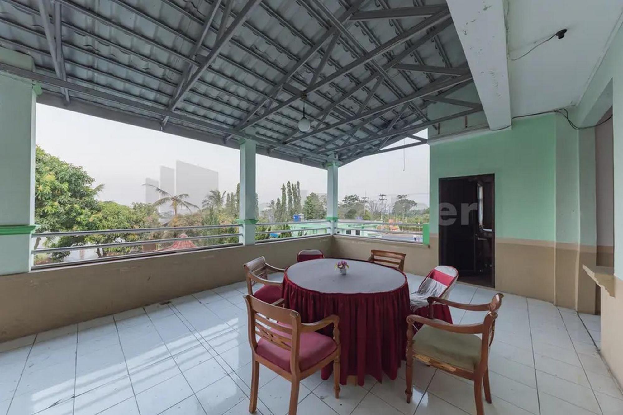 Hotel Ayong Linggarjati Kuningan Mitra Reddoorz Dış mekan fotoğraf