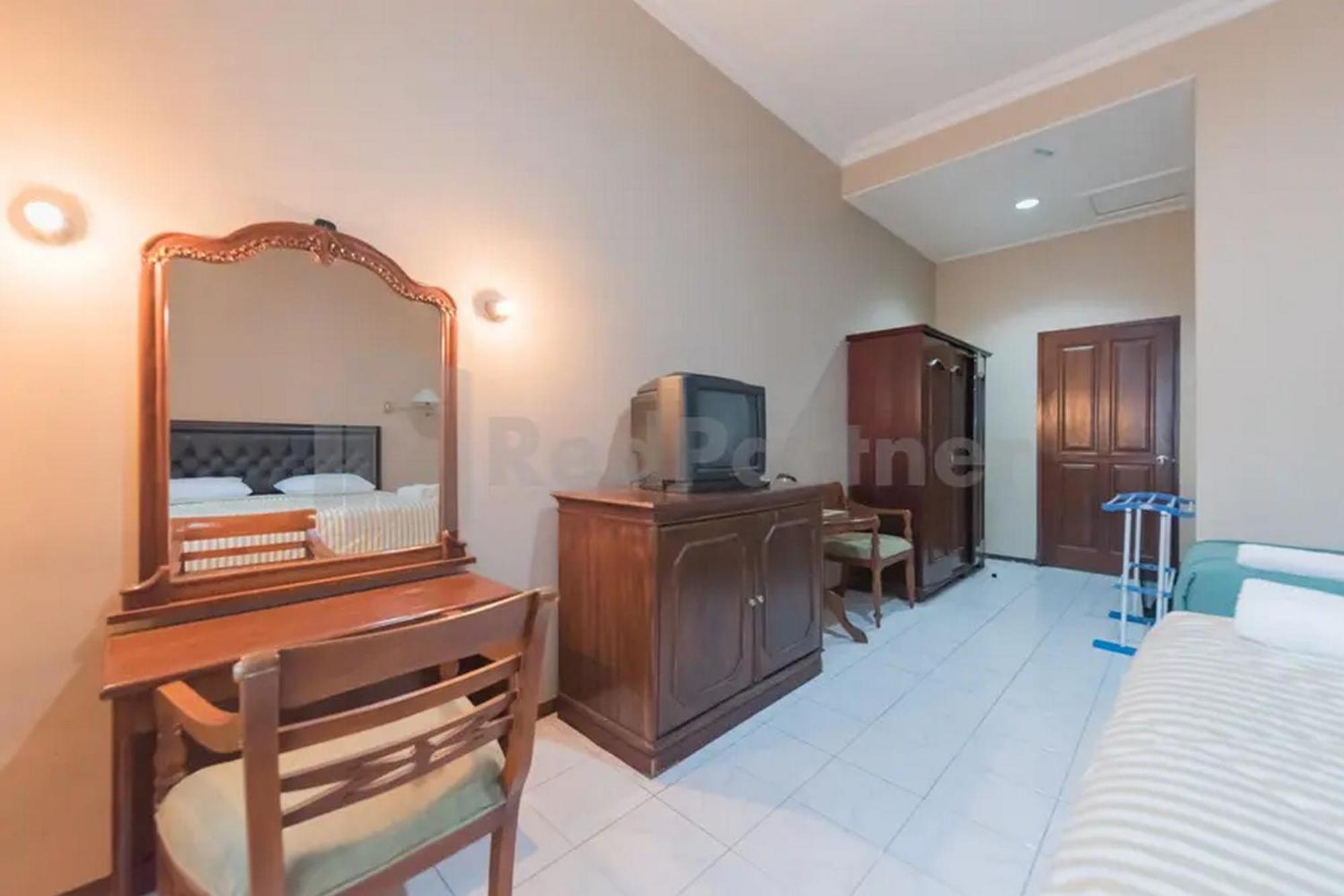 Hotel Ayong Linggarjati Kuningan Mitra Reddoorz Dış mekan fotoğraf