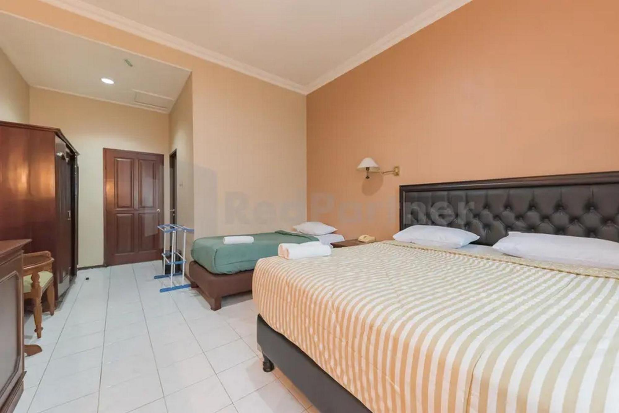 Hotel Ayong Linggarjati Kuningan Mitra Reddoorz Dış mekan fotoğraf